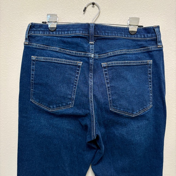 J. Crew Essential Straight Jean in All-Day Stretch -  Dark Indigo Rinse, 31 - Picture 7 of 9
